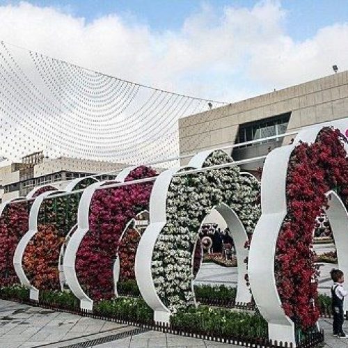 ساخت انواع گلدان های فایبرگلاس زرین کار