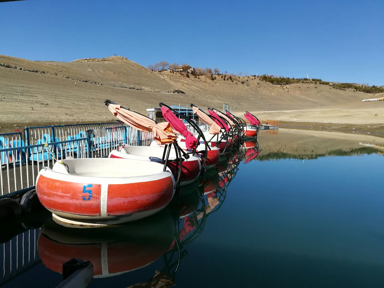 قایق موتوری فایبرگلاس طرح گرد هشت نفره