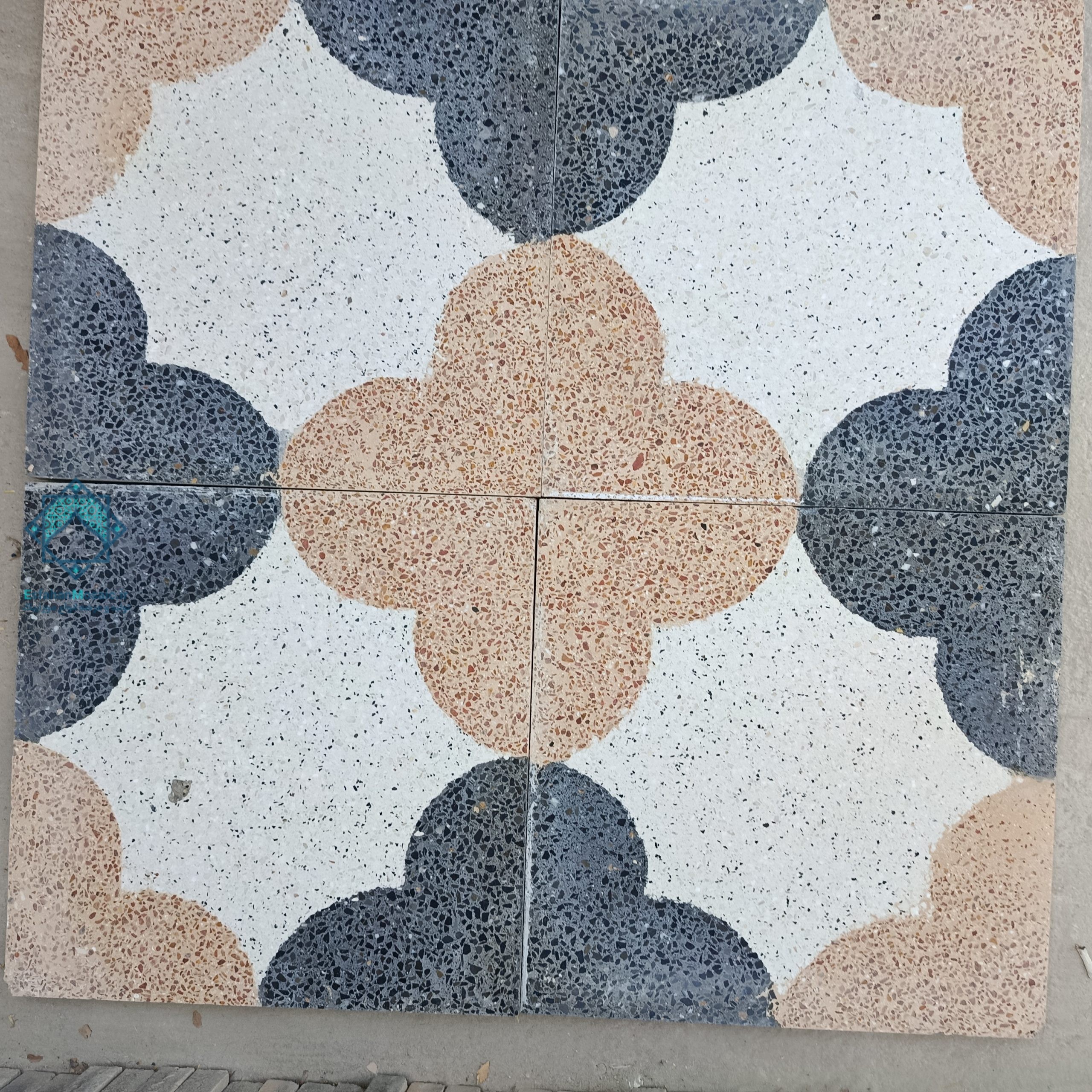 موزاییک سه بعدی خورشیدی – رنگی و زیبا